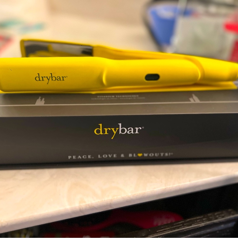 Drybar 1.25 hair  straightener dry-bar
